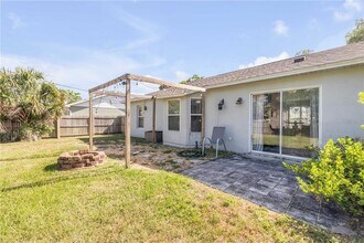 2713 Needle Palm Dr in Edgewater, FL - Building Photo - Building Photo
