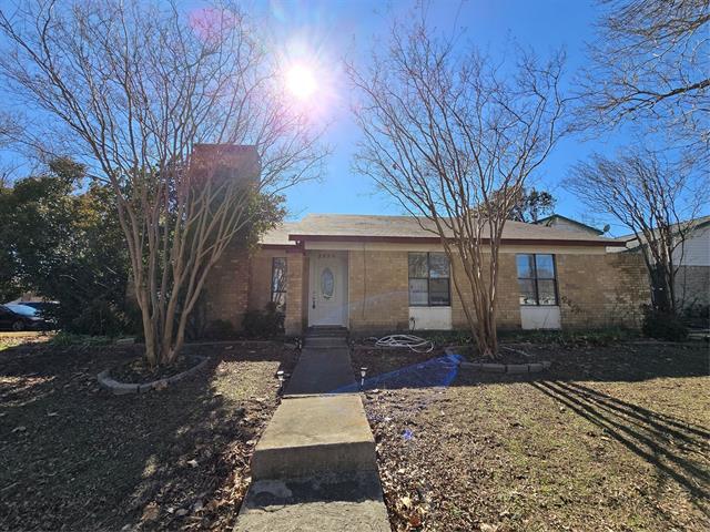 2906 Carnaby Ln in Garland, TX - Building Photo