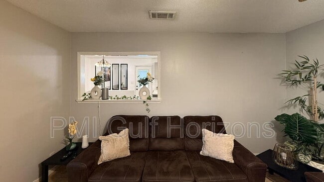 738 Carondelay Dr in Pensacola, FL - Building Photo - Building Photo