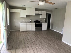 612 N Avenue B in Freeport, TX - Building Photo - Building Photo