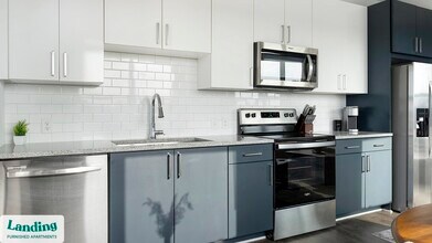 44 Braves Ave in Lawrenceville, GA - Foto de edificio - Building Photo