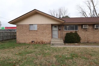 1007 S Pleasant St in Springdale, AR - Building Photo - Building Photo