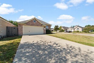 12119 Lakewood Villa Dr in Tomball, TX - Building Photo