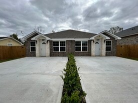 5706 Howell St in Houston, TX - Building Photo