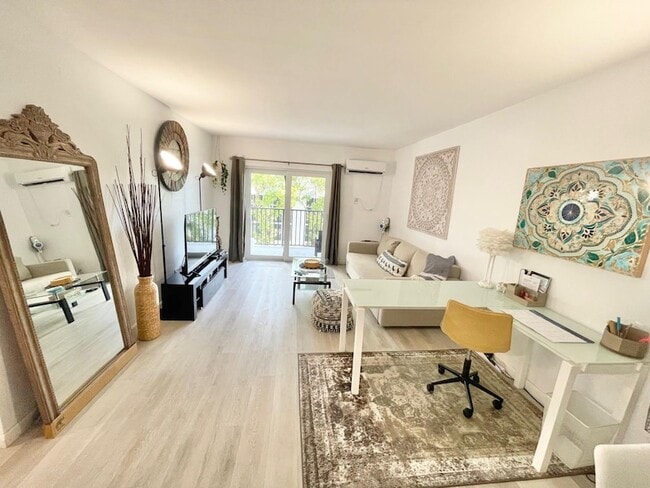 3000 Riomar St, Unit 307 in Fort Lauderdale, FL - Foto de edificio - Building Photo