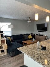 1333 W 67th St, Unit W67 up in Cleveland, OH - Foto de edificio - Building Photo