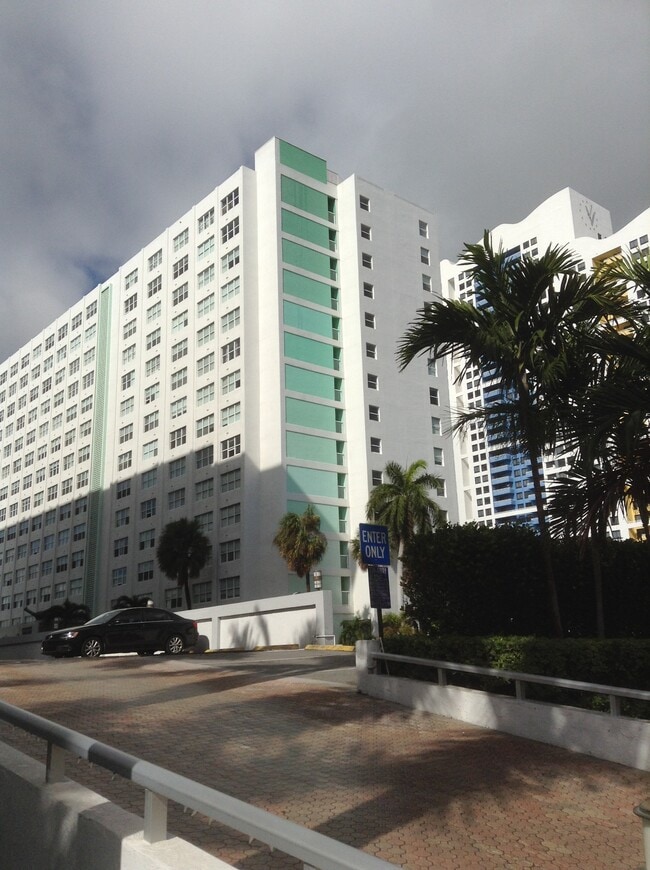 property at 1250 West Ave