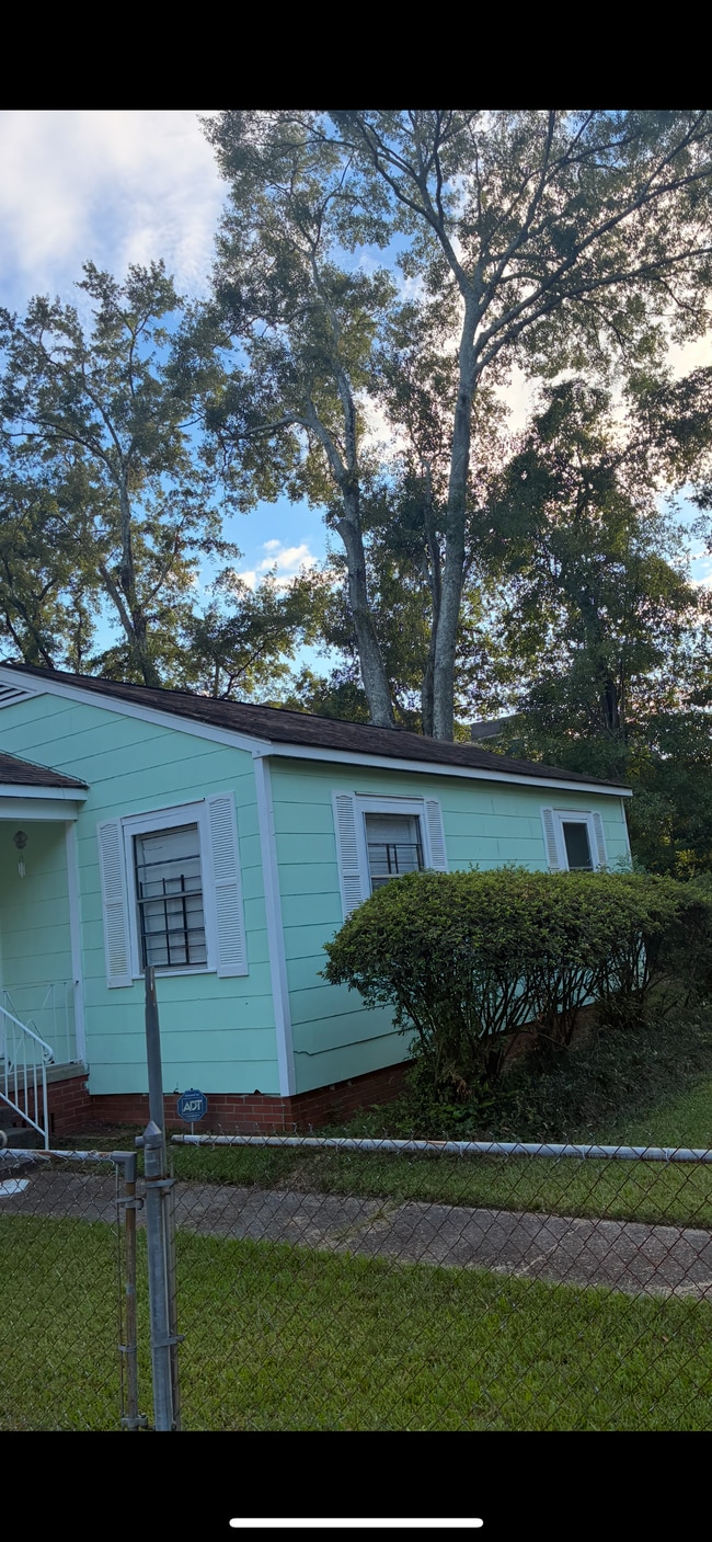 property at 1961 Pleasant Ave