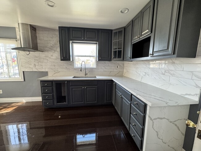 652 W 97th St, Unit 9700 Hoover St, Unit 9700 Hoover St