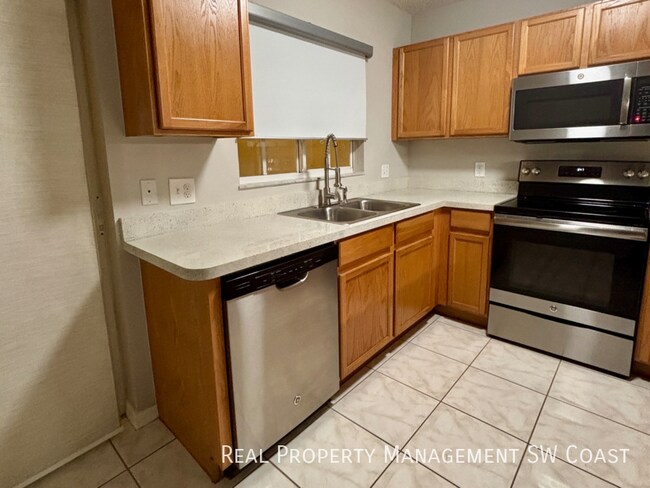 10823 Brickside Ct in Riverview, FL - Building Photo - Building Photo