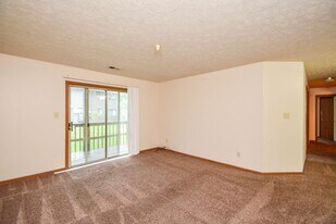 3230 John Hinkle Pl in Bloomington, IN - Building Photo