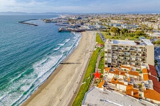 555 Esplanade, Unit 517 in Redondo Beach, CA - Foto de edificio - Building Photo