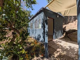 9401 Notre Dame Ave in Chatsworth, CA - Building Photo