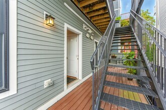 65 Gove St, Unit #1 in Boston, MA - Building Photo - Building Photo