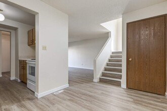 Huntington Townhomes in Edmonton, AB - Building Photo - Building Photo