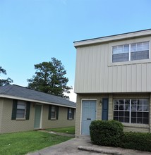 Campus Cottages in Hattiesburg, MS - Foto de edificio - Building Photo