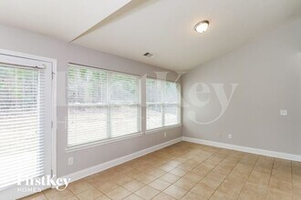 6256 Cove Creek Dr in Flowery Branch, GA - Building Photo - Building Photo