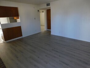 425 S Sunset St in Ridgecrest, CA - Building Photo - Building Photo