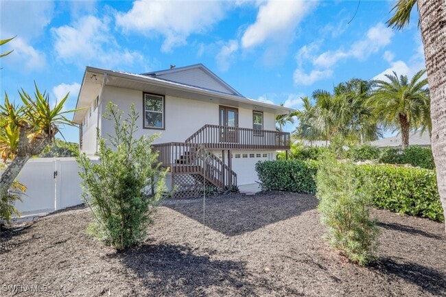 property at 2700 Gulfview Dr