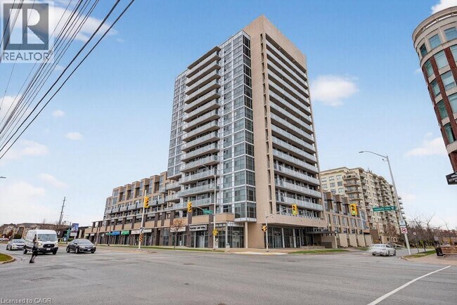 313-1940 Ironstone Dr in Burlington, ON - Building Photo - Building Photo