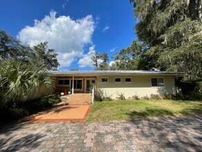 2156 NW 4th Pl in Gainesville, FL - Building Photo - Building Photo