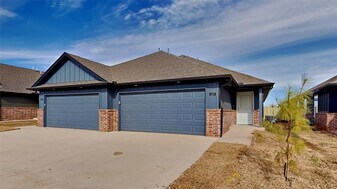 1217 NW 113th St in Oklahoma City, OK - Building Photo