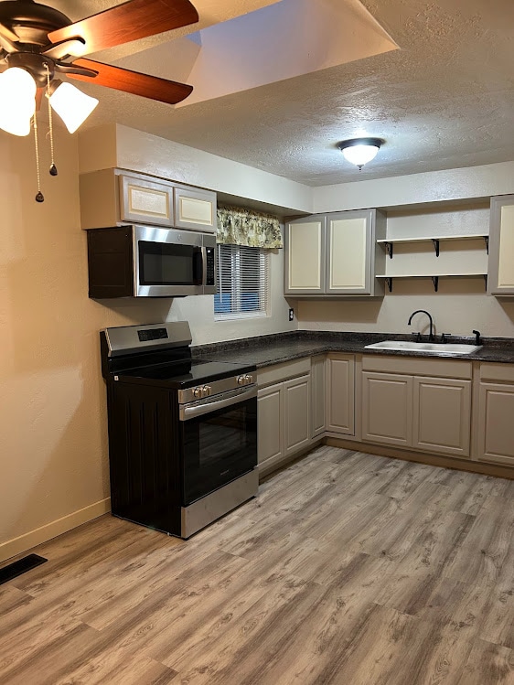 52351 SW 3rd St in Scappoose, OR - Building Photo - Building Photo