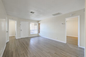 501 W Hononegh Dr in Phoenix, AZ - Building Photo - Building Photo