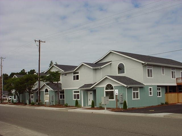 1701-1719 30th St in Florence, OR - Building Photo - Building Photo