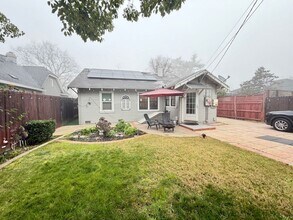 1120 W Walnut St in Stockton, CA - Building Photo - Building Photo