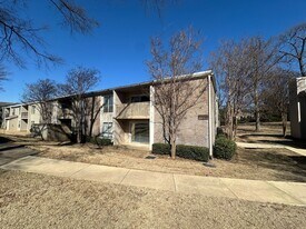 6699 Whispering Oak Pl in Memphis, TN - Building Photo