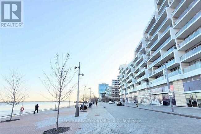 118-118 Merchants' Wharf in Toronto, ON - Building Photo - Building Photo