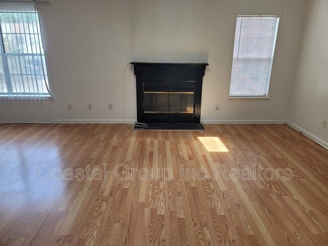 property at 1424 Deerpond Ln