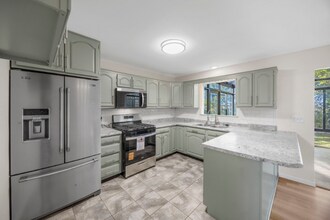 1755 Fountainbleu Dr in Worden, IL - Building Photo - Building Photo