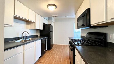 2301 Ohlen Rd in Austin, TX - Building Photo - Building Photo