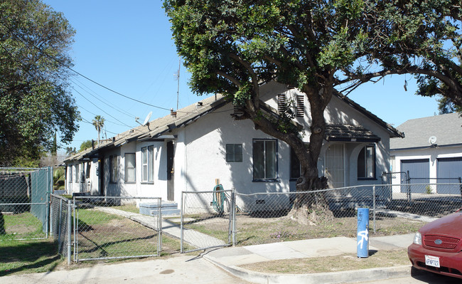 1134 N Wall Ave in San Bernardino, CA - Foto de edificio - Building Photo