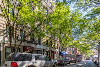 174 Thompson St in New York, NY - Foto de edificio - Building Photo