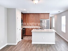 7713 Free Ave in Jacksonville, FL - Foto de edificio - Building Photo