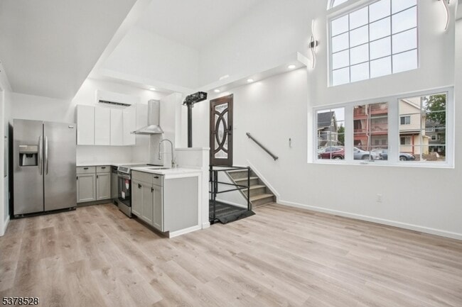 158 Walnut St in Montclair, NJ - Building Photo - Building Photo