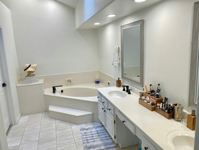 6713 E Kelton Ln in Scottsdale, AZ - Building Photo - Building Photo