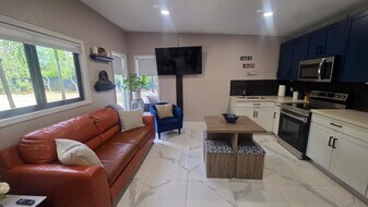 15400 SW 237th St in Naranja, FL - Building Photo