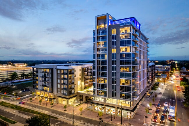500 West Trade in Charlotte, NC - Foto de edificio - Building Photo