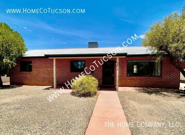 property at 3015 E 4th St