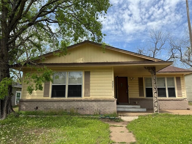 property at 221 W Monterey St