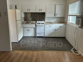 2075 Patton Dr in Reno, NV - Building Photo
