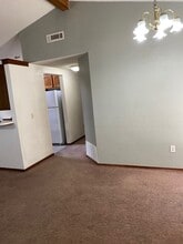 2122 Meench Dr in Moore, OK - Building Photo - Building Photo