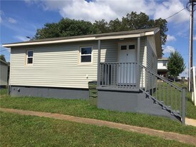 104 S Ann St in Walhalla, SC - Building Photo