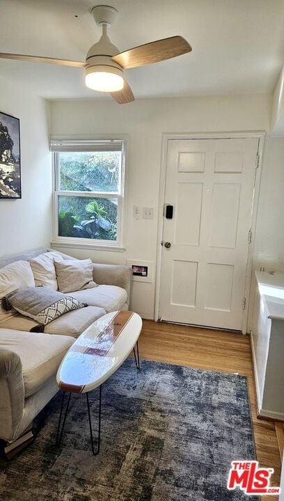 604 Venezia Ave in Los Angeles, CA - Building Photo - Building Photo