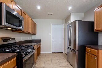 1227 Grassy View Dr in Houston, TX - Building Photo - Building Photo