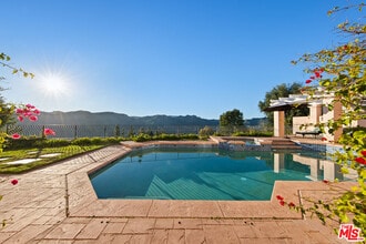 1415 Cuesta Linda Dr in Los Angeles, CA - Building Photo - Building Photo